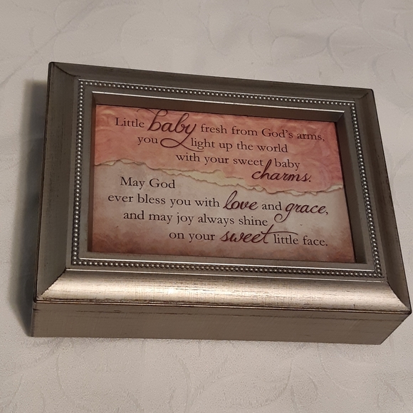 BABY GIRL DECORATIVE MUSIC BOX,MEGERMENTS 8W×6H BOX IS SILVER TONE, BLACK VELVET - Picture 5 of 11